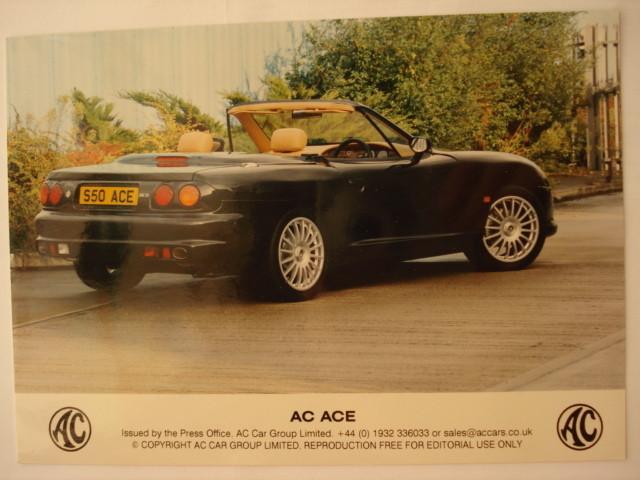 AC 3-litre 3000ME 1973 Ford Brochure AC Ace 1998 Press photo, Livres, Autos | Brochures & Magazines, Envoi, Utilisé, Ford