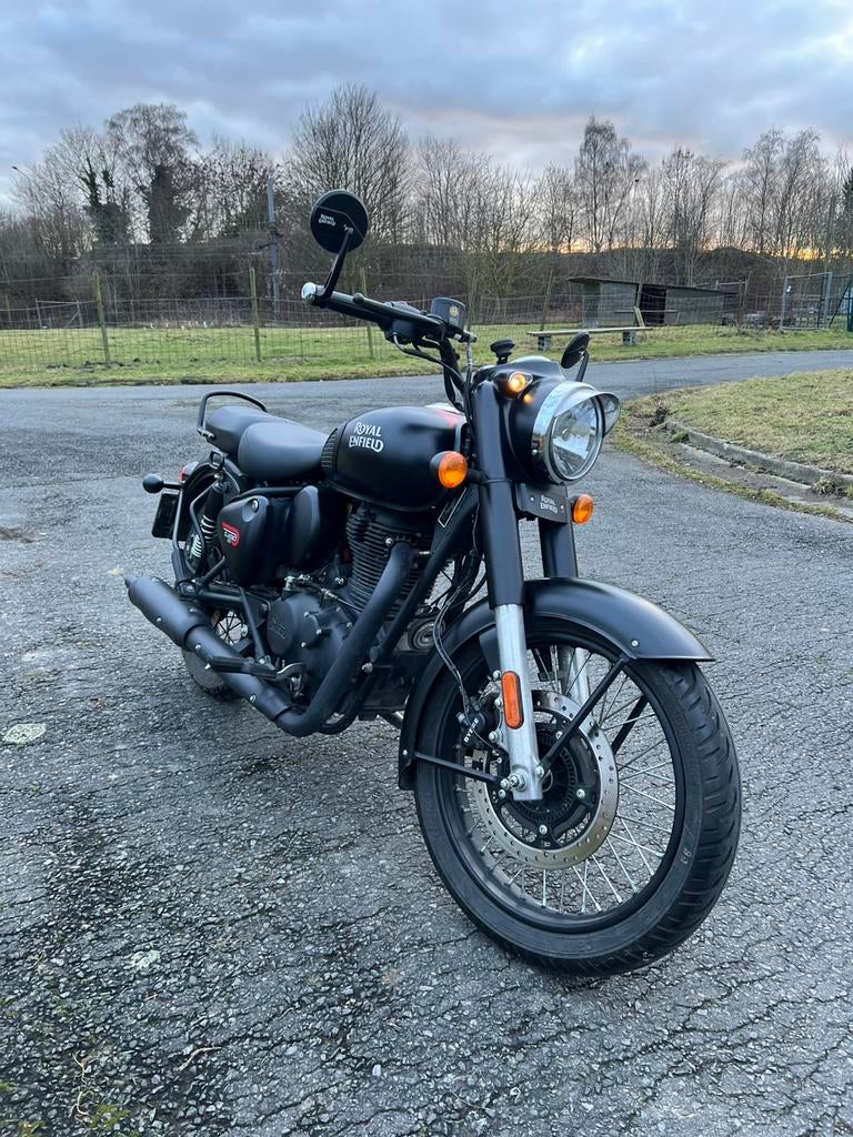 Royal Enfield Stealth Black 350 Edition