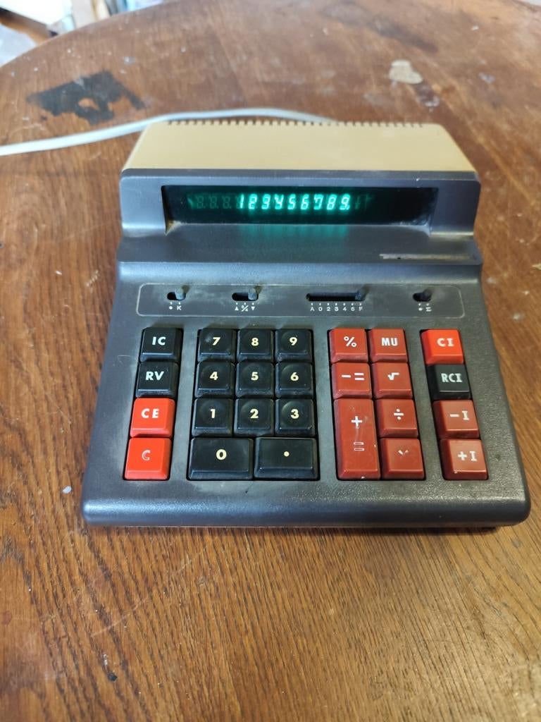 Facit 2102 rekenmachine, Ophalen