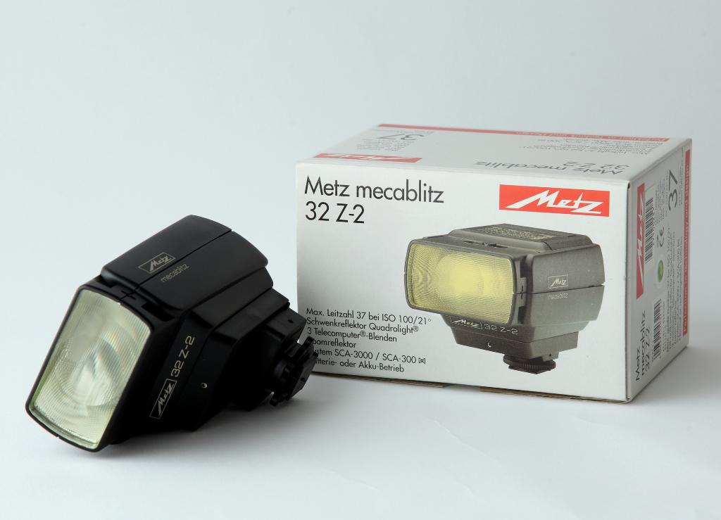 Metz Mecablitz 32 Z 2, Audio, Tv en Foto, Foto | Flitsers, Ophalen of Verzenden, Nieuw, Metz