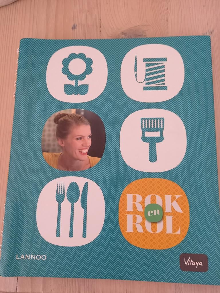 Nieuw boek Karolien Verbanck rok en rol, Ophalen of Verzenden, Nieuw