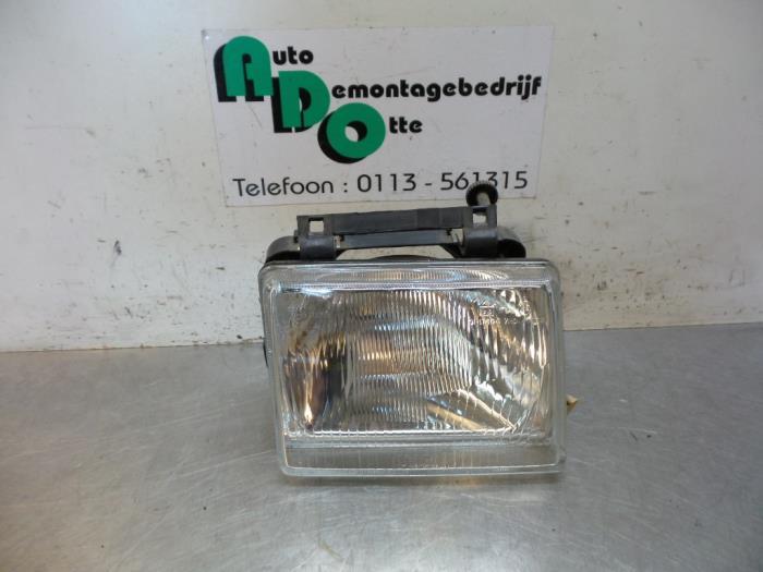 Koplamp rechts van een Opel Corsa (Corsa A 83-), Auto-onderdelen, Gebruikt, -, -, Ophalen of Verzenden