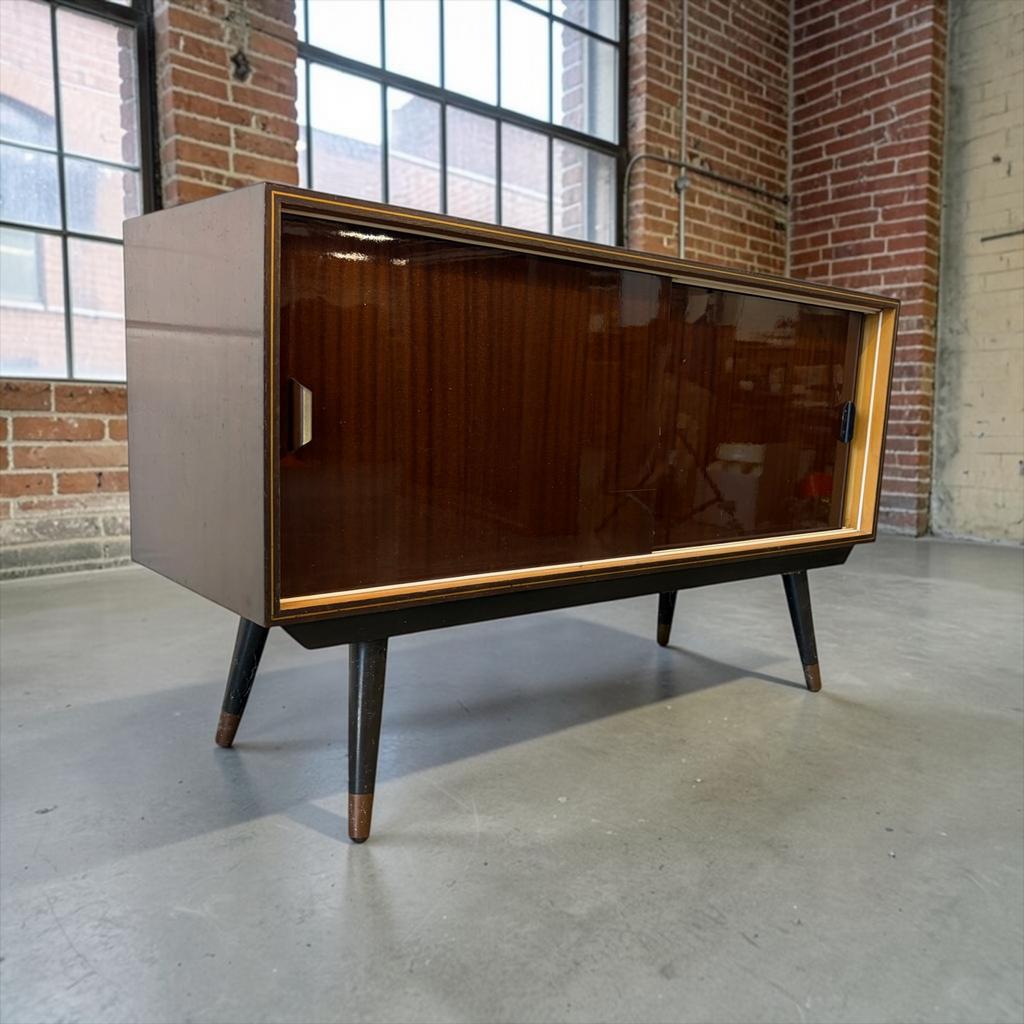 donkere kast 120 x 41 x 72 h, Kinderen en Baby's, Kinderkamer | Commodes en Kasten, Ophalen, Zo goed als nieuw, Kast