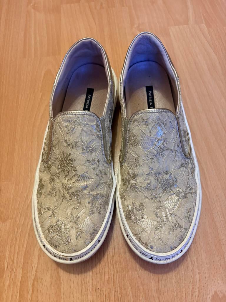 Loafers Patrizia Pepe maat 39, Kleding | Dames, Ophalen of Verzenden, Gedragen, Instappers, Beige