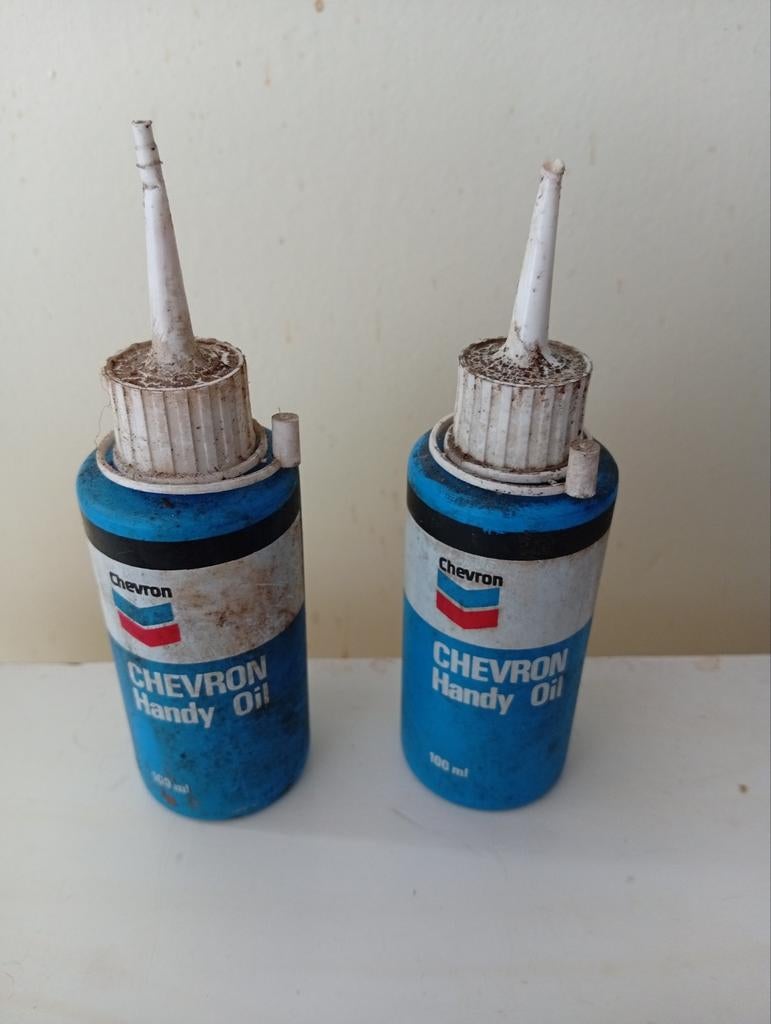 Burette d huile Chevron, Enlèvement