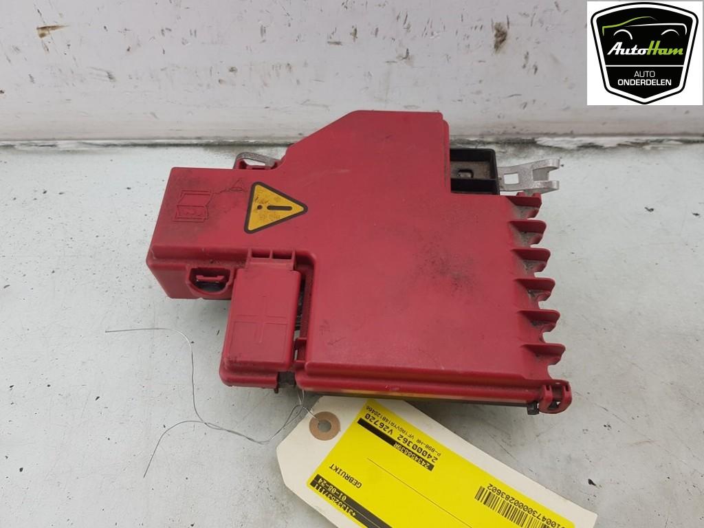 BOITIER FUSIBLES Renault Zoé (AG) (|243458839R|), Dhr. J. Ham, Renault, Administratie@autoham.nl, Utilisé