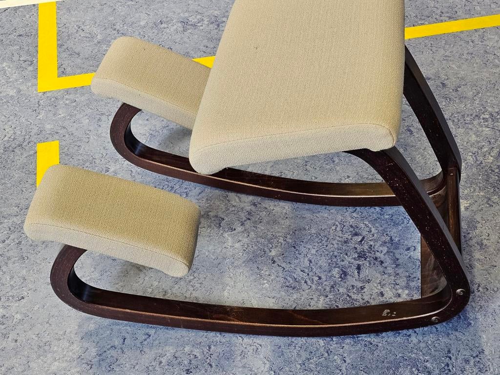 Stokke Variable kniestoel, Ophalen