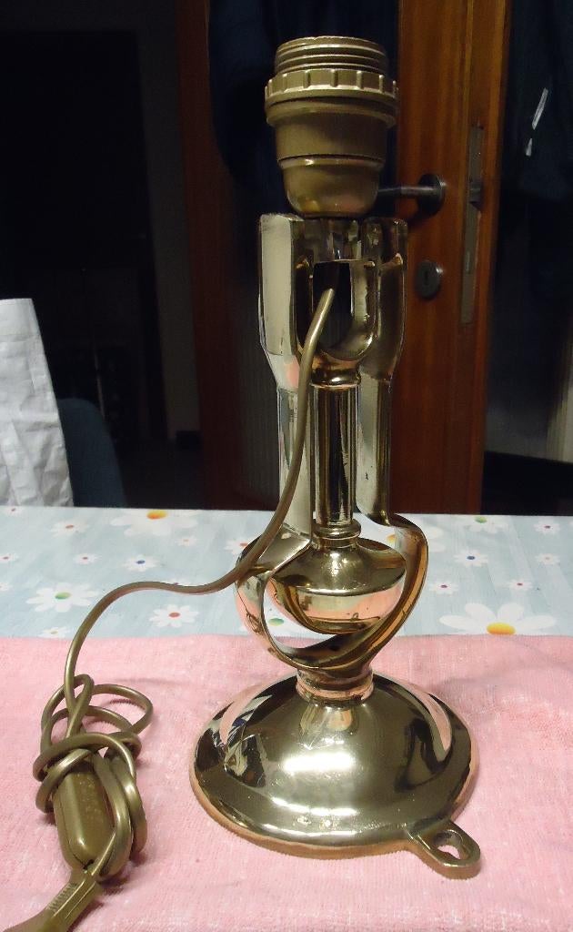 Mariniers elektrische tafellamp, Ophalen