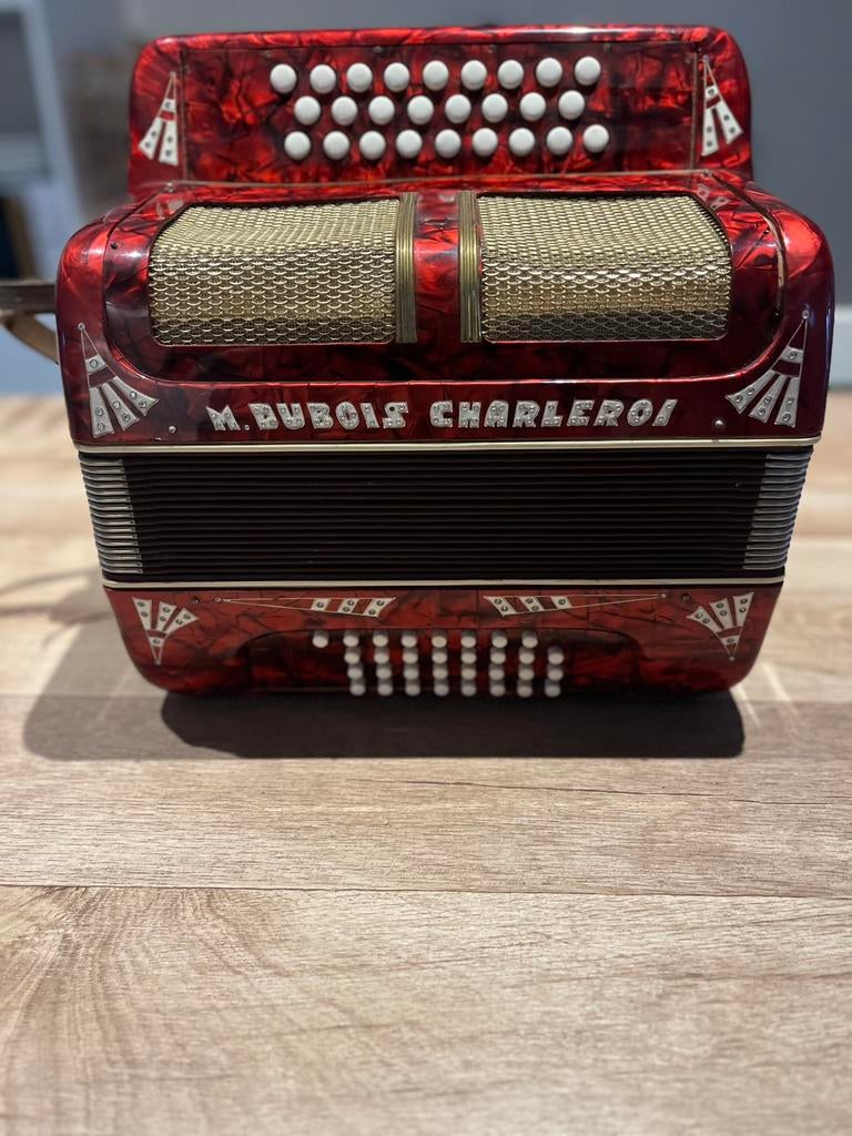 accordéon ancien de couleur rouge marbré, d'origine., Muziek en Instrumenten, Accordeons, Ophalen, Zo goed als nieuw