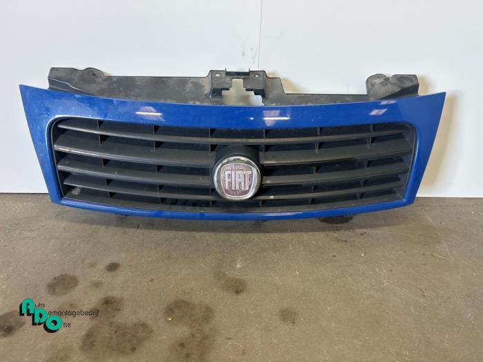 Calandre d'un Fiat Scudo (Scudo 07-) (KPVB), -, 3 mois de garantie, Utilisé, Fiat