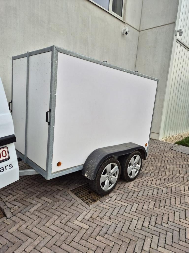 Propere dichte aanhangwagen, Enlèvement