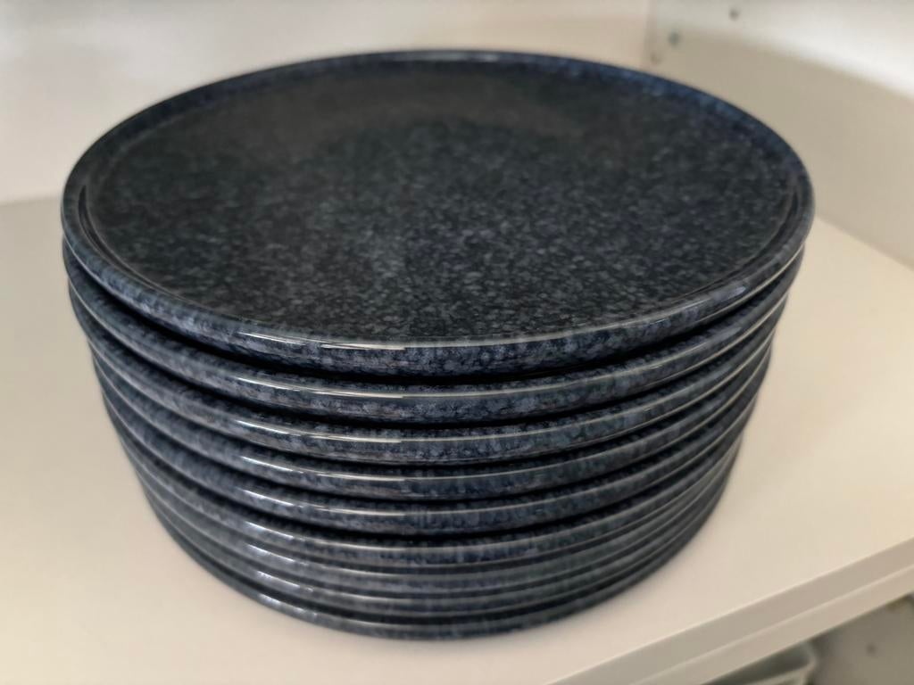 9 ontbijtborden gespikkeld blauw 20cm, Maison & Meubles, Uni, Assiettes(s), Enlèvement ou Envoi, Comme neuf