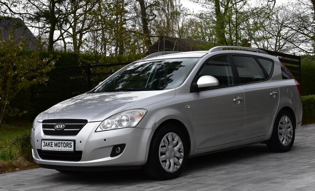 Cee'd SW 1.6 Turbo/CLIM/PDC/1ER PROPRIETAIRE/GARANTIE/, Auto's, Voorwielaandrijving, Stof, 4 cilinders, Bedrijf