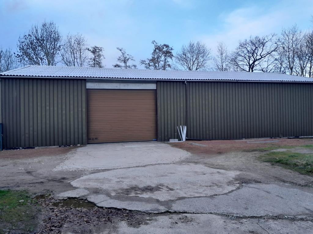 Magazijn te huur 300m2 mogelijkheid deel te huren, Enlèvement ou Envoi