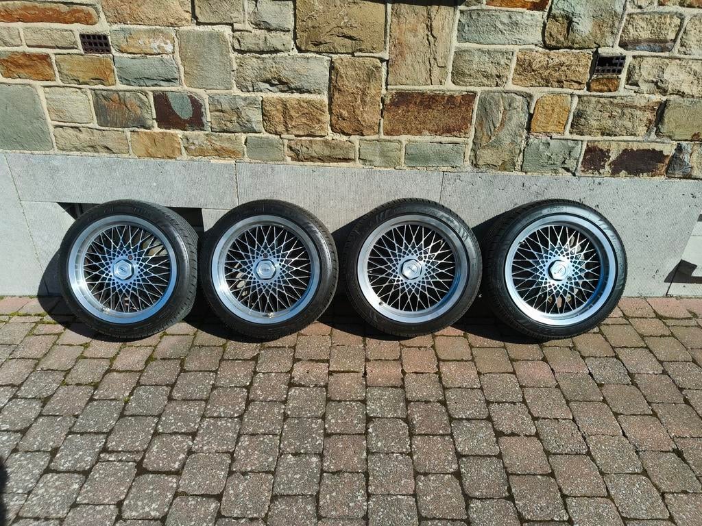 Vends ou échange jantes en 4x100. 4 pneus neuf, Autos : Pièces & Accessoires, 15 pouces, Pneus et Jantes, Véhicule de tourisme