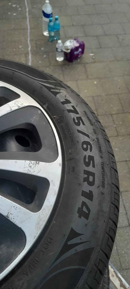 pneus, Autos : Pièces & Accessoires, Pneus & Jantes, 14 pouces, Enlèvement ou Envoi, 175 mm, Véhicule de tourisme