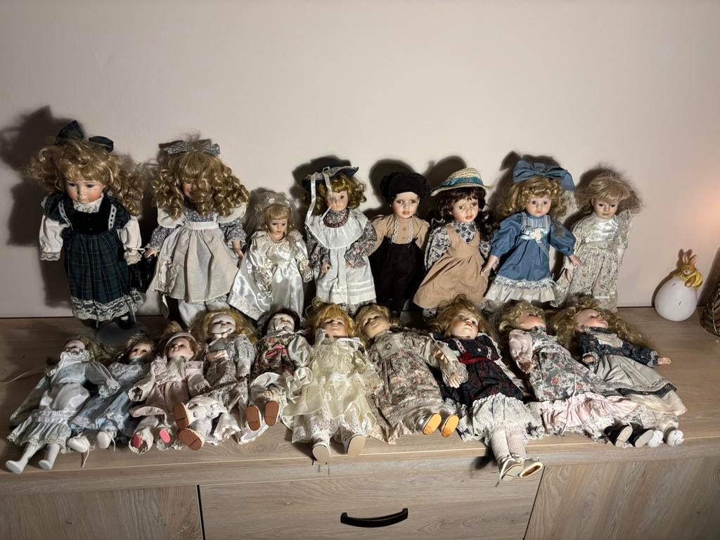Groot lot vintage dolls poppen porselein, Verzamelen, Poppen, Ophalen