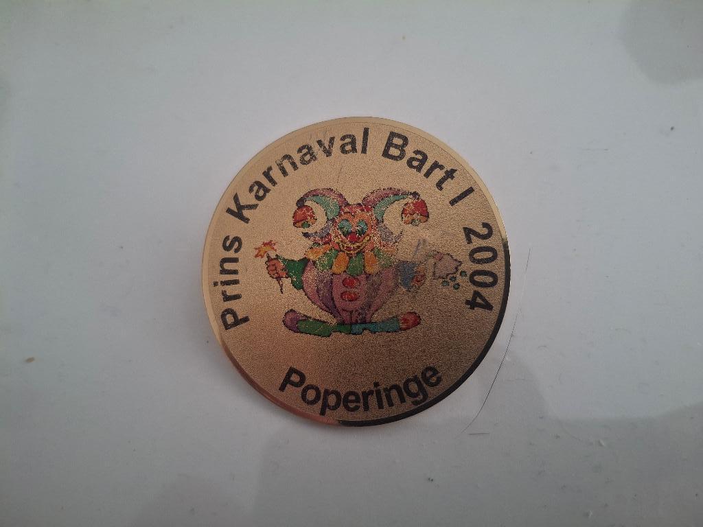 Pin speldje Prins Carnaval Bart I Poperinge 2004, Ophalen of Verzenden, Gebruikt, Overige onderwerpen, Speldje of Pin