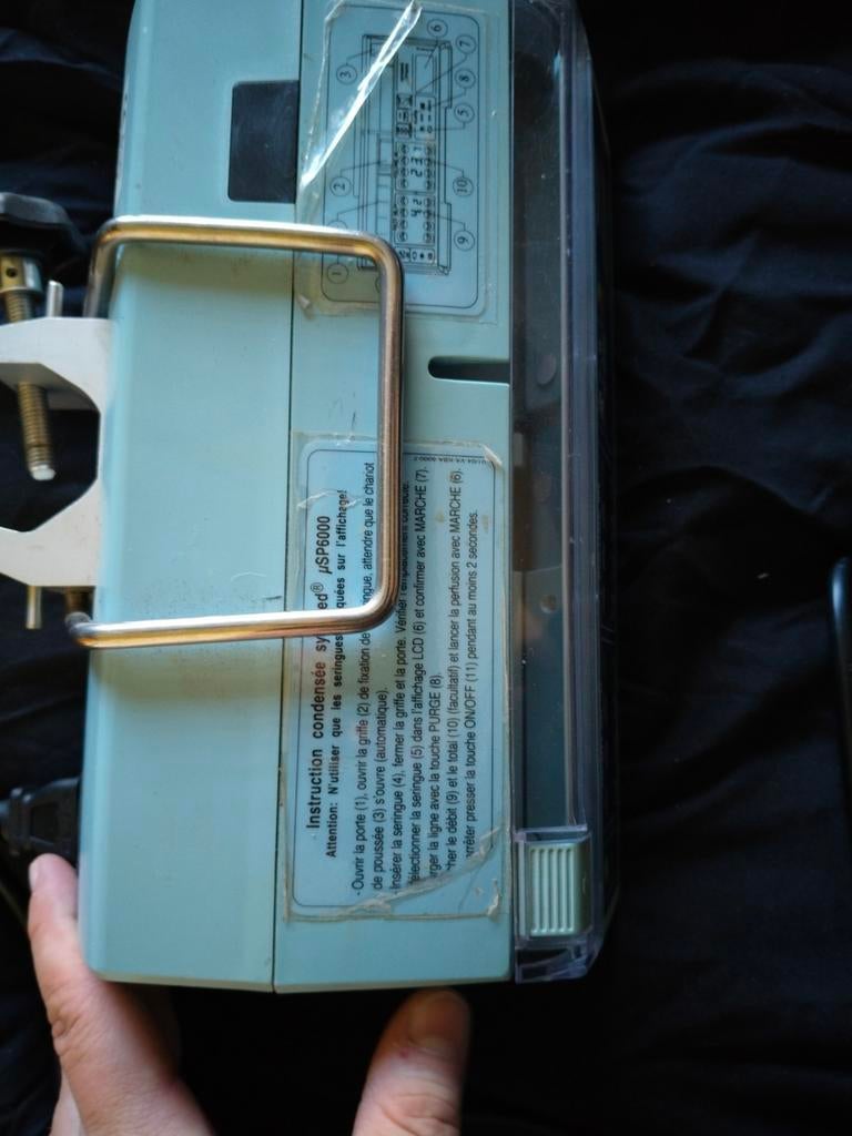 Pousse seringue sur batterie Syramed SP6000