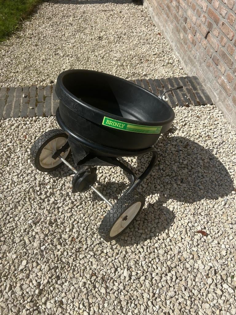 Epandeur pour micro-tracteur, Enlèvement, Utilisé, Autres types