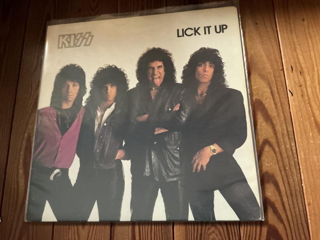 LP Kiss - Lick it up, Enlèvement ou Envoi, Comme neuf