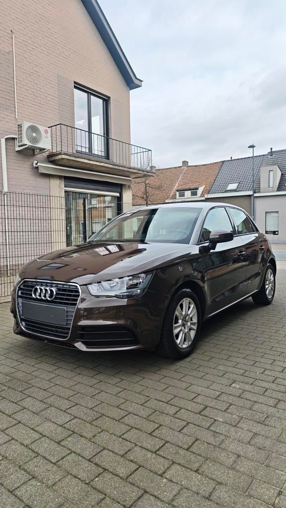 Audi A1 1.6 TDi 96dkm Uniek kleur 5deuren Heel proper wagen, Auto's, Euro 5, Stof, A1, 4 cilinders
