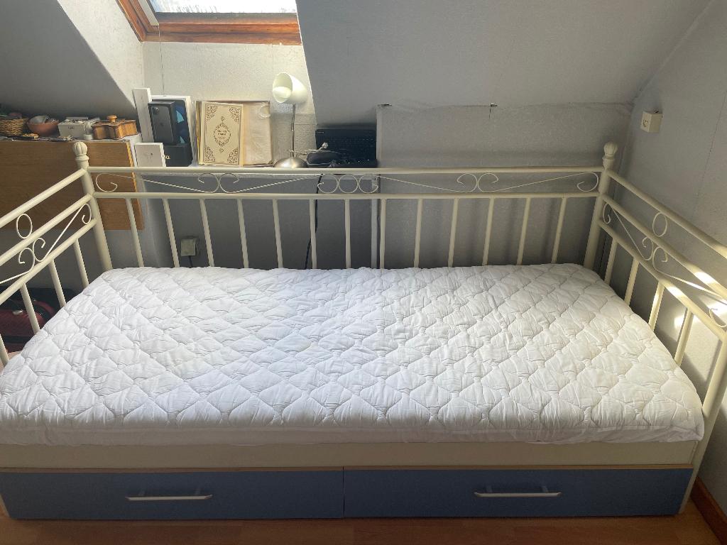 Metalen bed, Huis en Inrichting, Slaapkamer | Bedden, Ophalen, Gebruikt, 90 cm, Eenpersoons