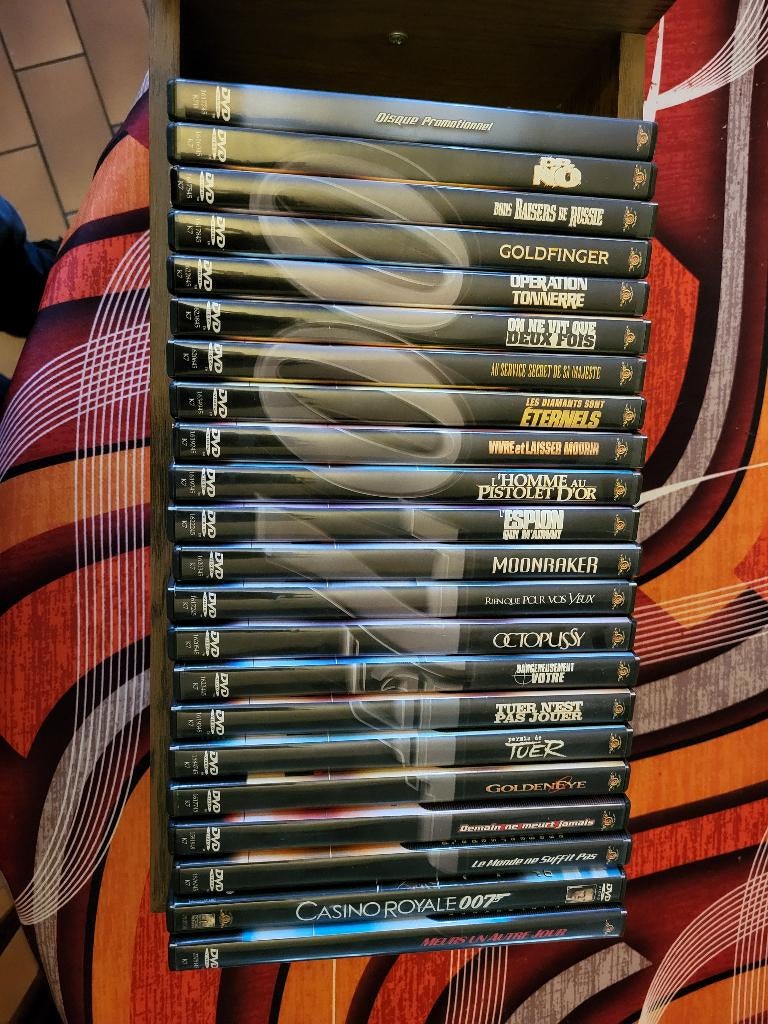 DVD set James Bond 007, Cd's en Dvd's, Dvd's | Tv en Series, Alle leeftijden, Ophalen of Verzenden, Zo goed als nieuw, Boxset