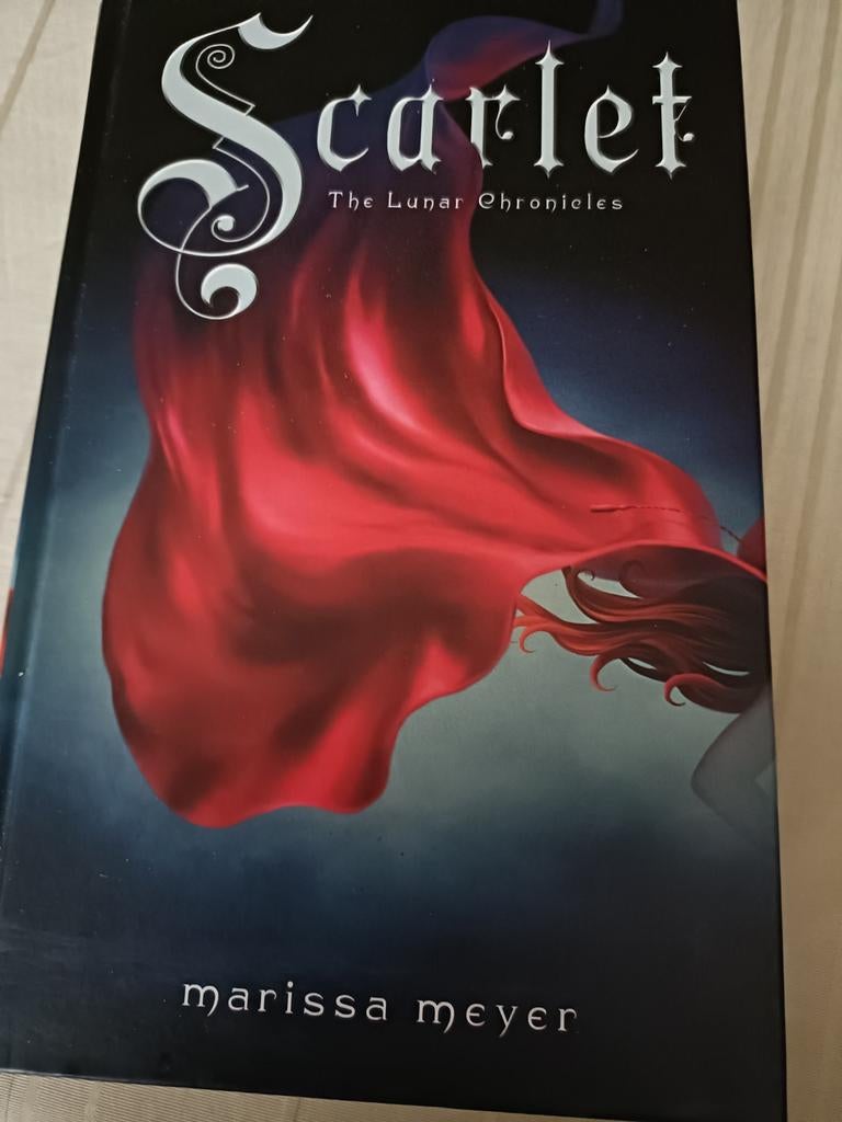 Marissa Meyer - Scarlet, Ophalen of Verzenden, Marissa Meyer