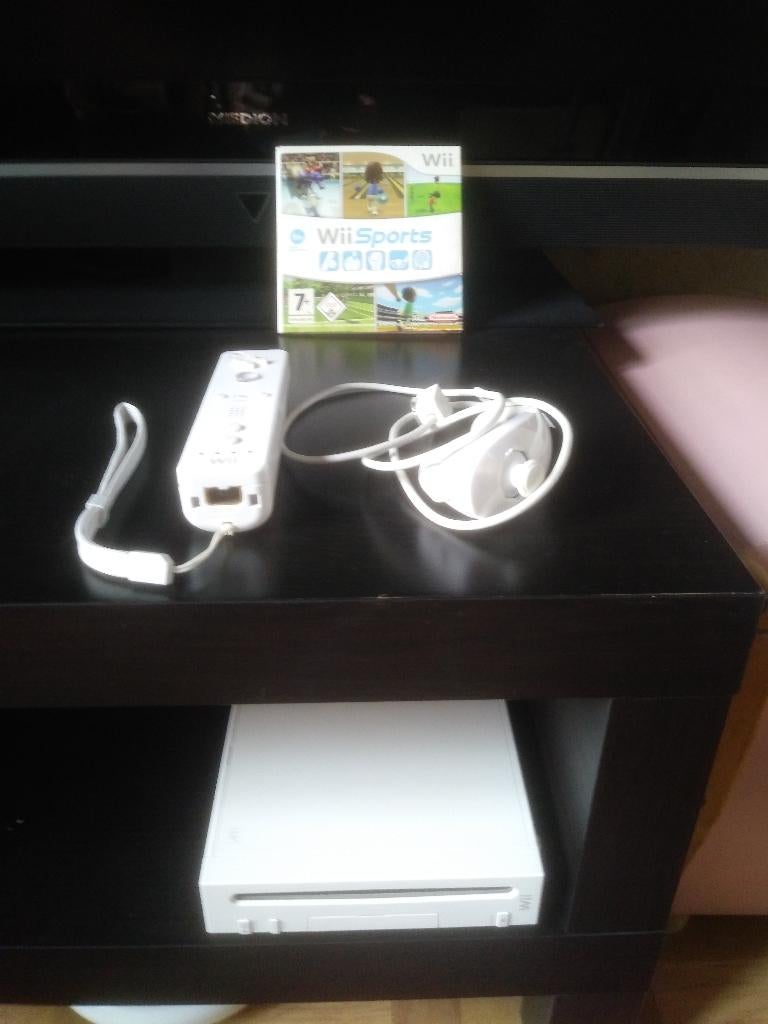 Console de jeu Wii avec Wii Sports., Consoles de jeu & Jeux vidéo, Consoles de jeu | Nintendo Wii, Comme neuf, Avec 1 manette