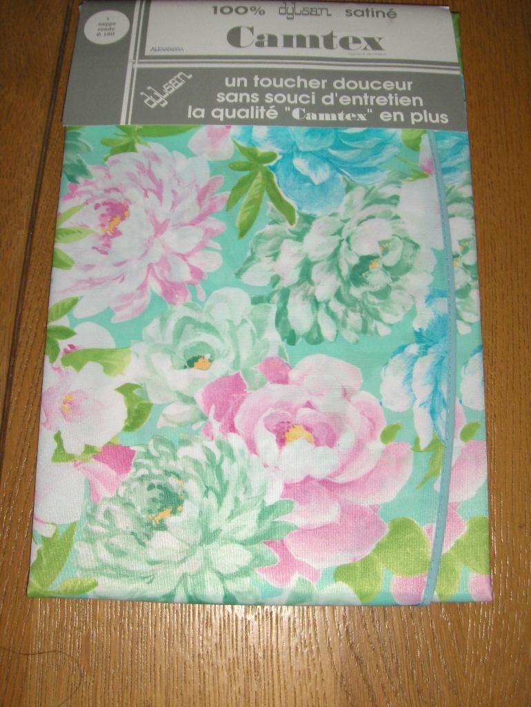 Nappe ronde polyester satiné de 1 m 60 . Pas de repassage ., Maison & Meubles, Nappes, Enlèvement ou Envoi, Neuf