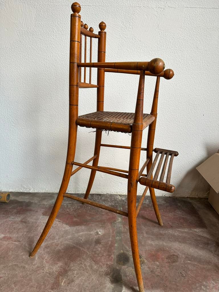 Antieke houten kinderstoel met rieten zitting, Antiek en Kunst, Ophalen