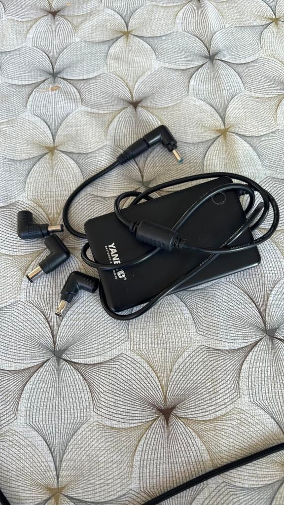 Universele laptop oplader, Audio, Tv en Foto, Opladers, Ophalen, Zo goed als nieuw