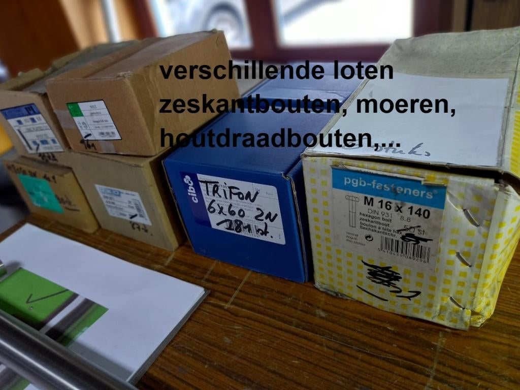 loten bouten - moeren - houtdraadbouten - laagbolkopschroef, Doe-het-zelf en Bouw, IJzerwaren en Bevestigingsmiddelen, Ophalen