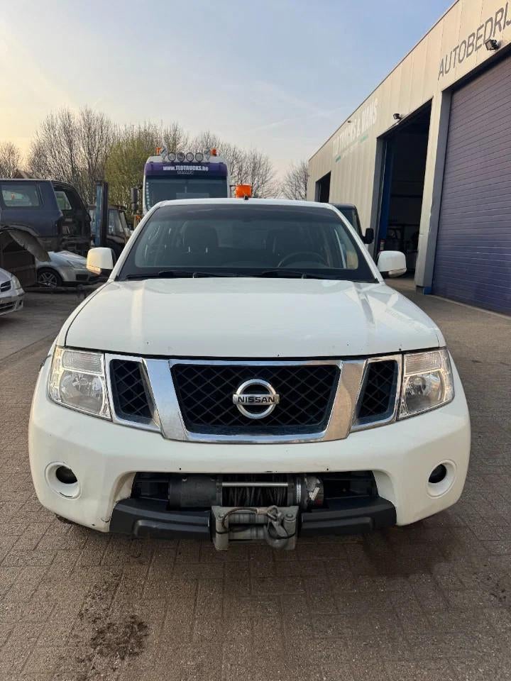 Nissan Navara *4WD-AIRCO-BELGIAN ORIGINE* (bj 2010), Auto's, Nissan, 4 deurs, Overige modellen, Wit, Bedrijf
