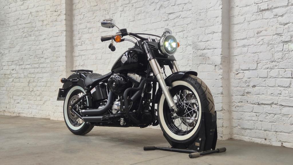 Harley-Davidson Softail Slim 103 5HD@motomobilia, ABS, Permis Moto A, Entreprise, Plus de 35 kW
