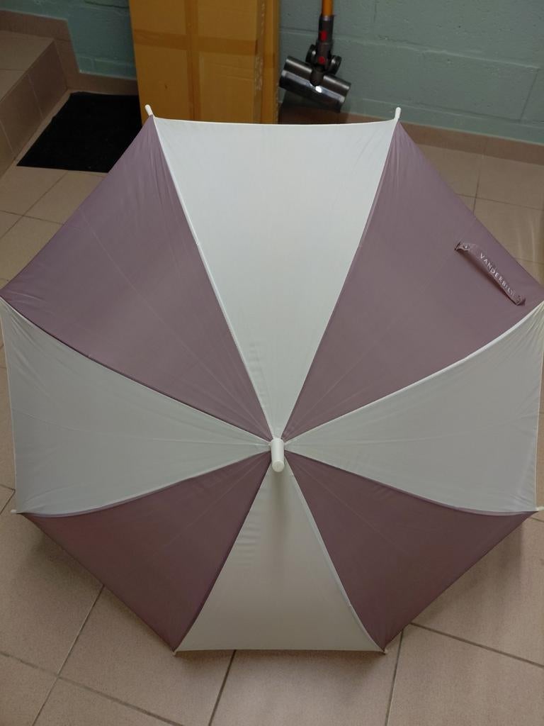 Parapluie vintage Vanderbilt, Ophalen