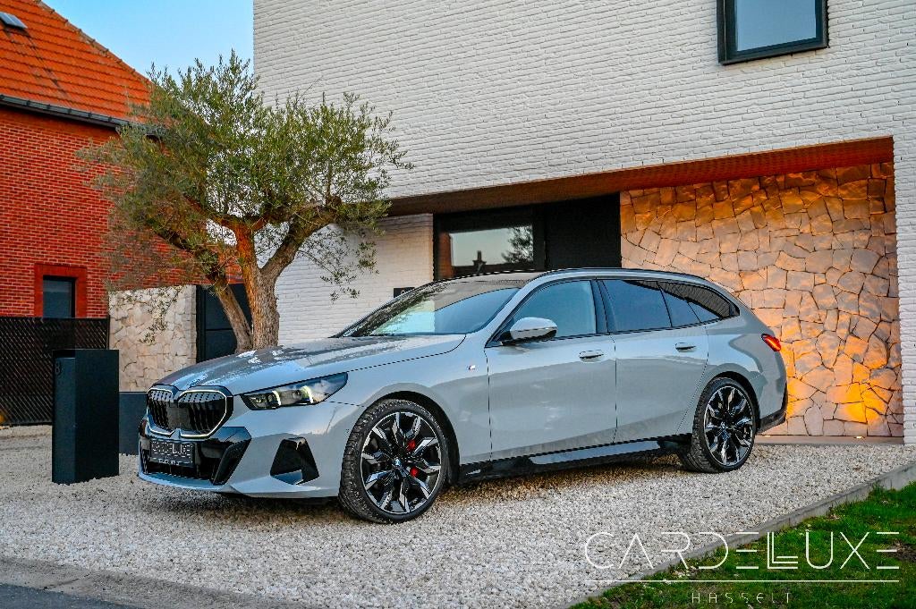 BMW 520D ️M-SPORTPRO|PANO|360|HEADUP|LED-GRILL|H&K, Autos, BMW, Cuir, Argent ou Gris, Euro 6, Entreprise