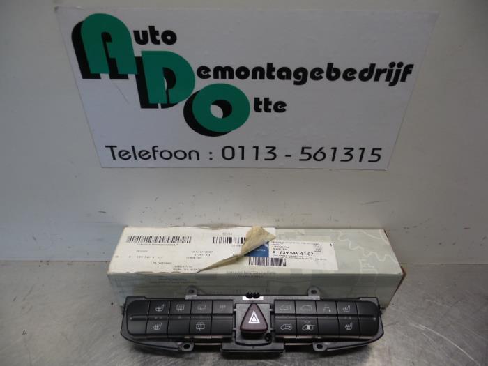 Paniekverlichtings Schakelaar van een Mercedes Vito (Vito 03, Gebruikt, -, -, Ophalen of Verzenden