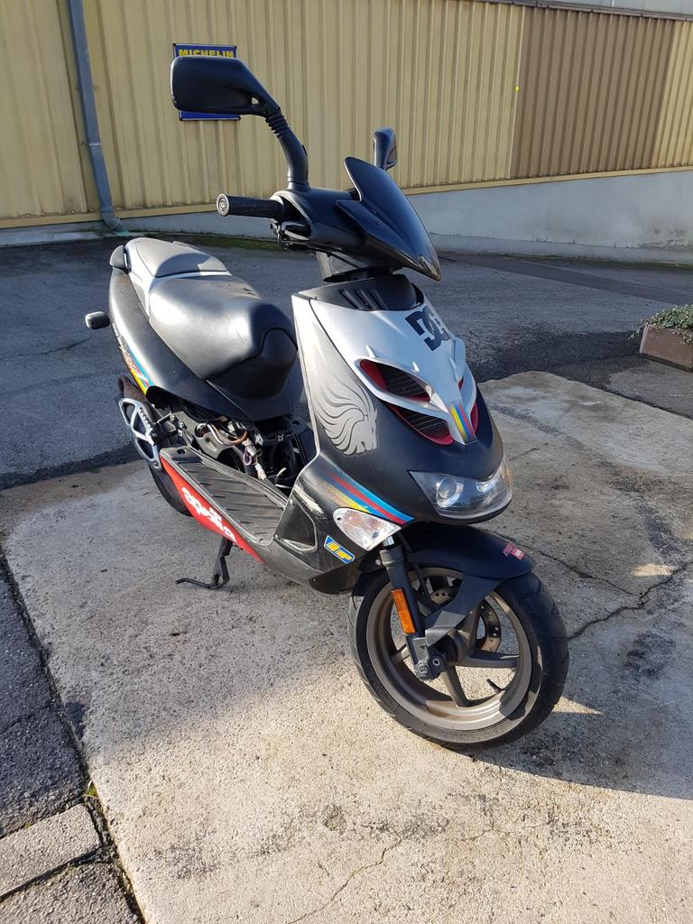 APRILIA SR50 DITECH, Motoren, Scooter, Particulier, 49 cc, 1 cilinder