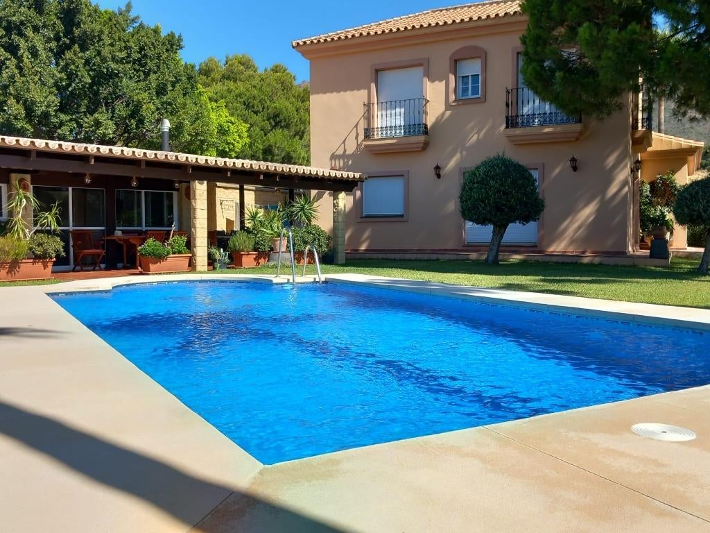 Finca équestre rustique avec vue sur la mer — Costa del Sol