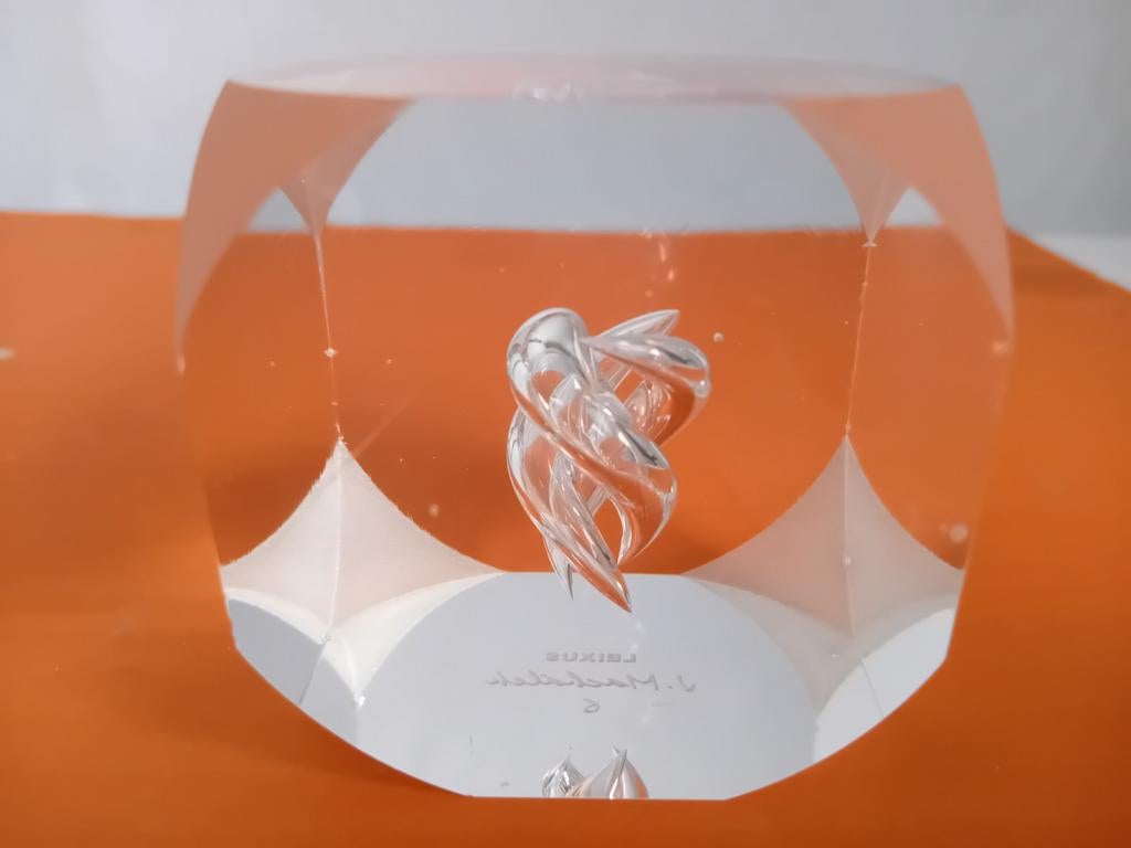 Presse papier LEIXUS signée par l'artiste J. Machalek, Enlèvement ou Envoi