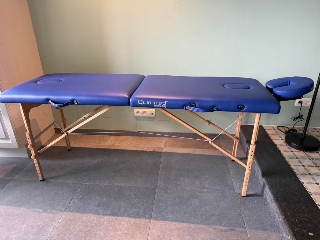 Inklapbare houten behandeltafel van het merk QUIRUMED, Ophalen, Gebruikt