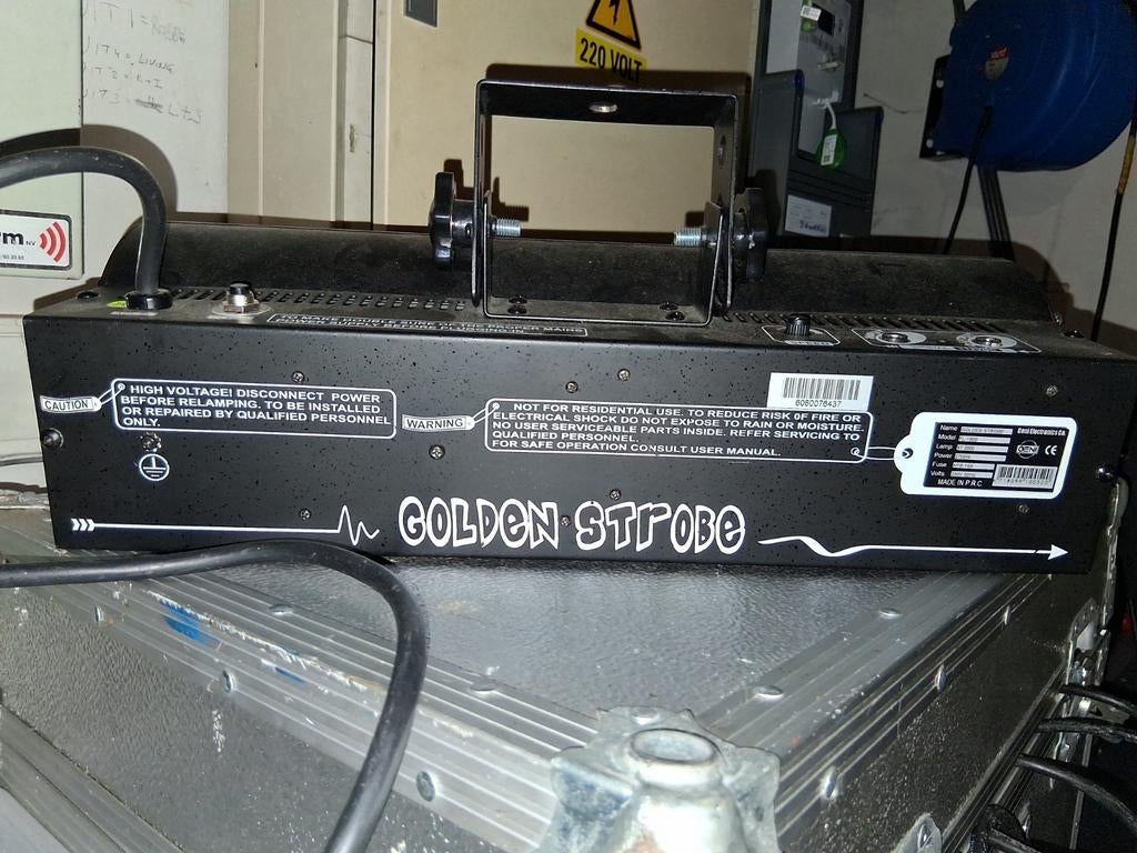 Golden globe strobe met bediening, Ophalen