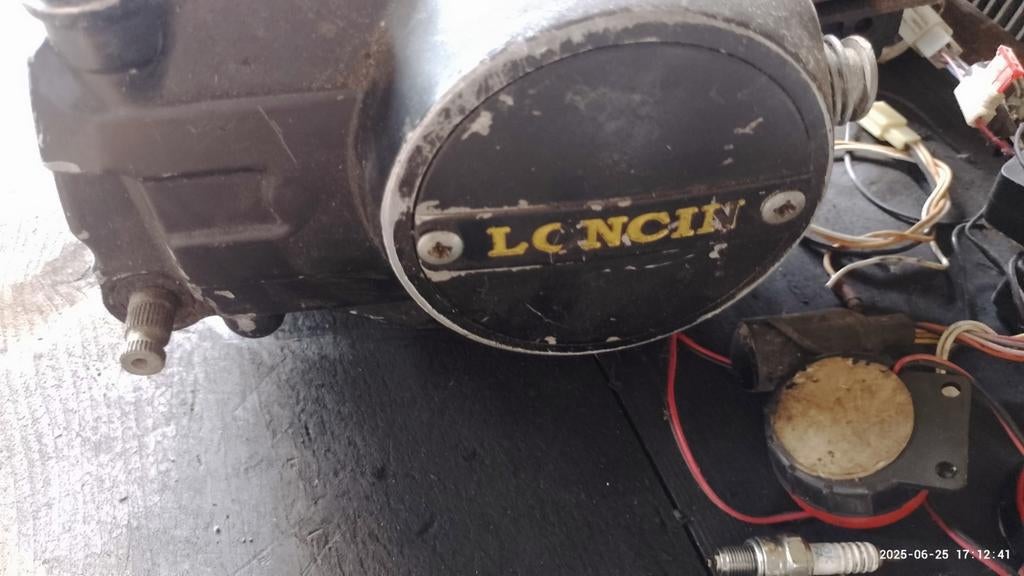 4-takt 124cc-motor 2x, 1 cilinder, 124 cc