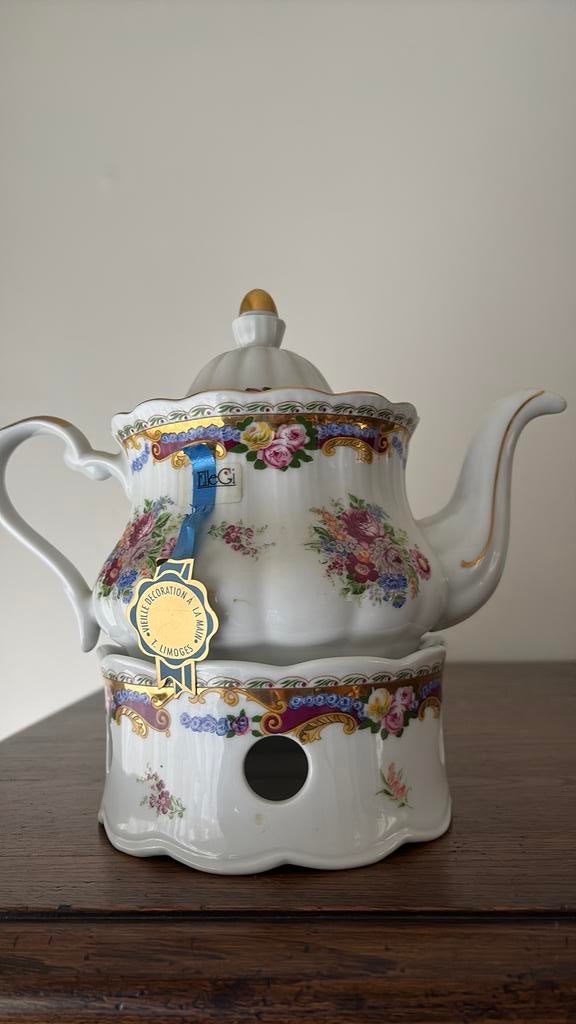 Théière en porcelaine, Enlèvement