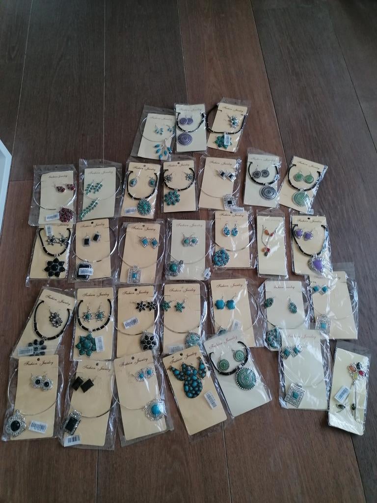 Set halsketting en oorbellen nieuw prijs per set, Ophalen, Nieuw