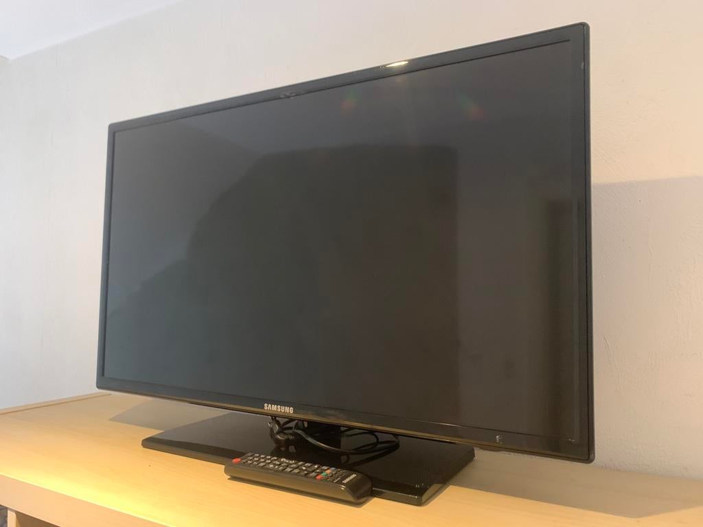 TV - LED Samsung - 32 pouces (81 cm) - bon fonctionnement, TV, Hi-fi & Vidéo, Télévisions, Comme neuf, LED, Full HD (1080p), Samsung