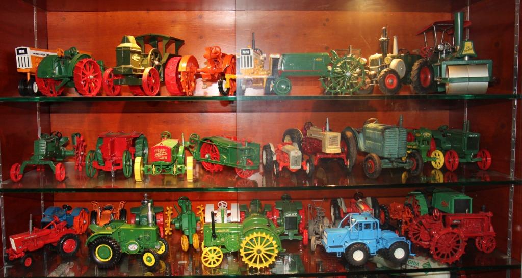 Verzameling schaalmodellen tractoren: maaidorsers, machines, Hobby en Vrije tijd, Ophalen, Zo goed als nieuw, Tractor of Landbouw