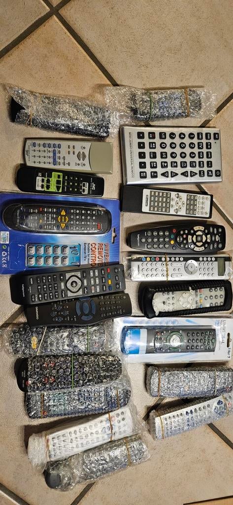 Lot de télécommandes